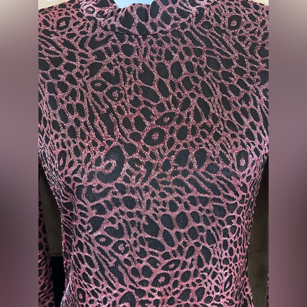 NWOT Liz & Sara Velvet Long Sleeve Bodysuit – Pink & Black Animal Print (M) - Picture 2 of 6
